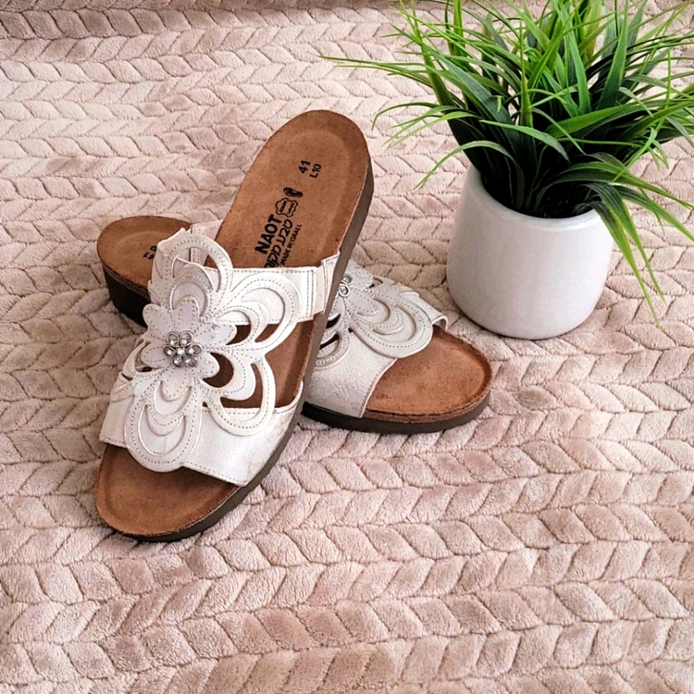 🌿 NAOT SANDALS  🌿